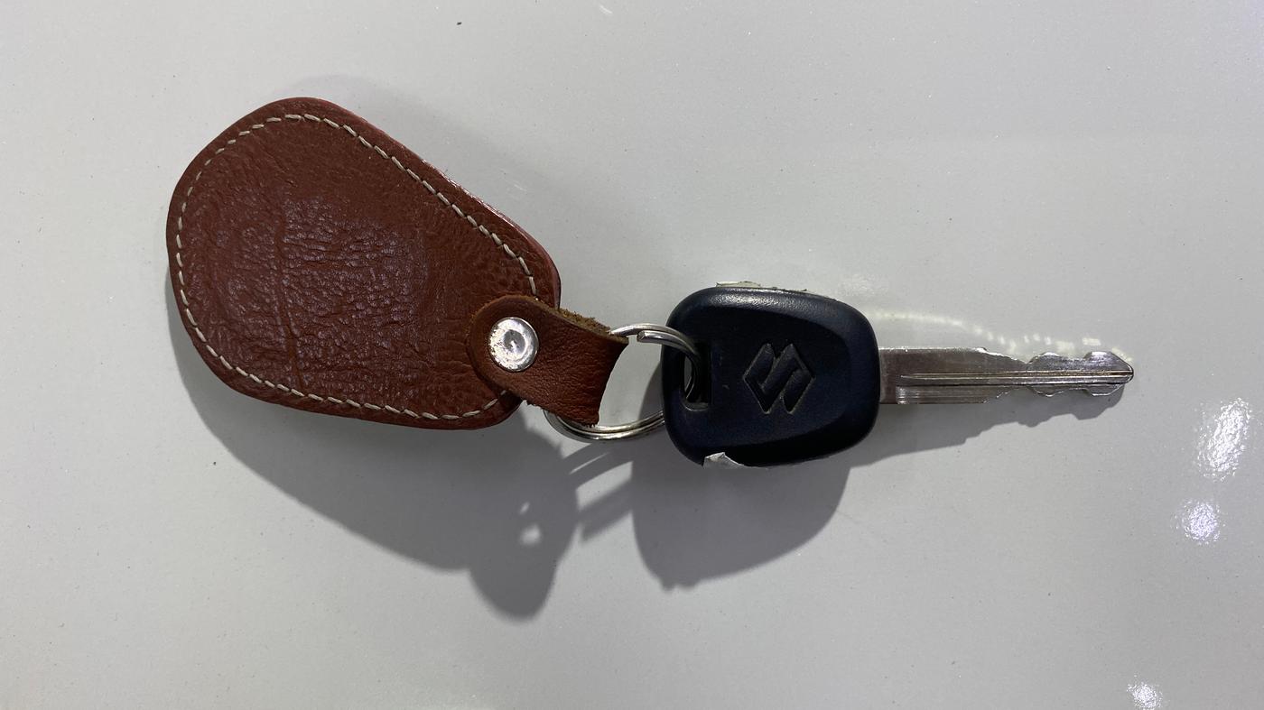 2022 Maruti Swift LXI, Petrol, Manual, 49,484 km, Key Close Up