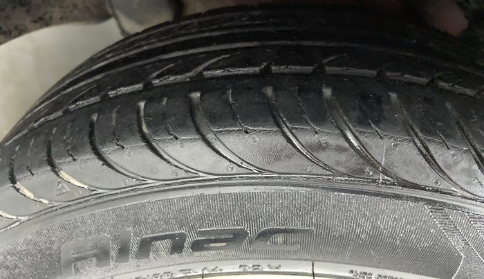 2018 Ford Figo Aspire 1.2 TITANIUM PETROL, Petrol, Manual, 41,300 km, Left Front Tyre Tread