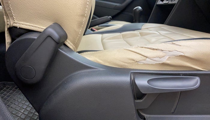 2016 Volkswagen Polo COMFORTLINE 1.2L, Petrol, Manual, 29,546 km, Driver Side Adjustment Panel