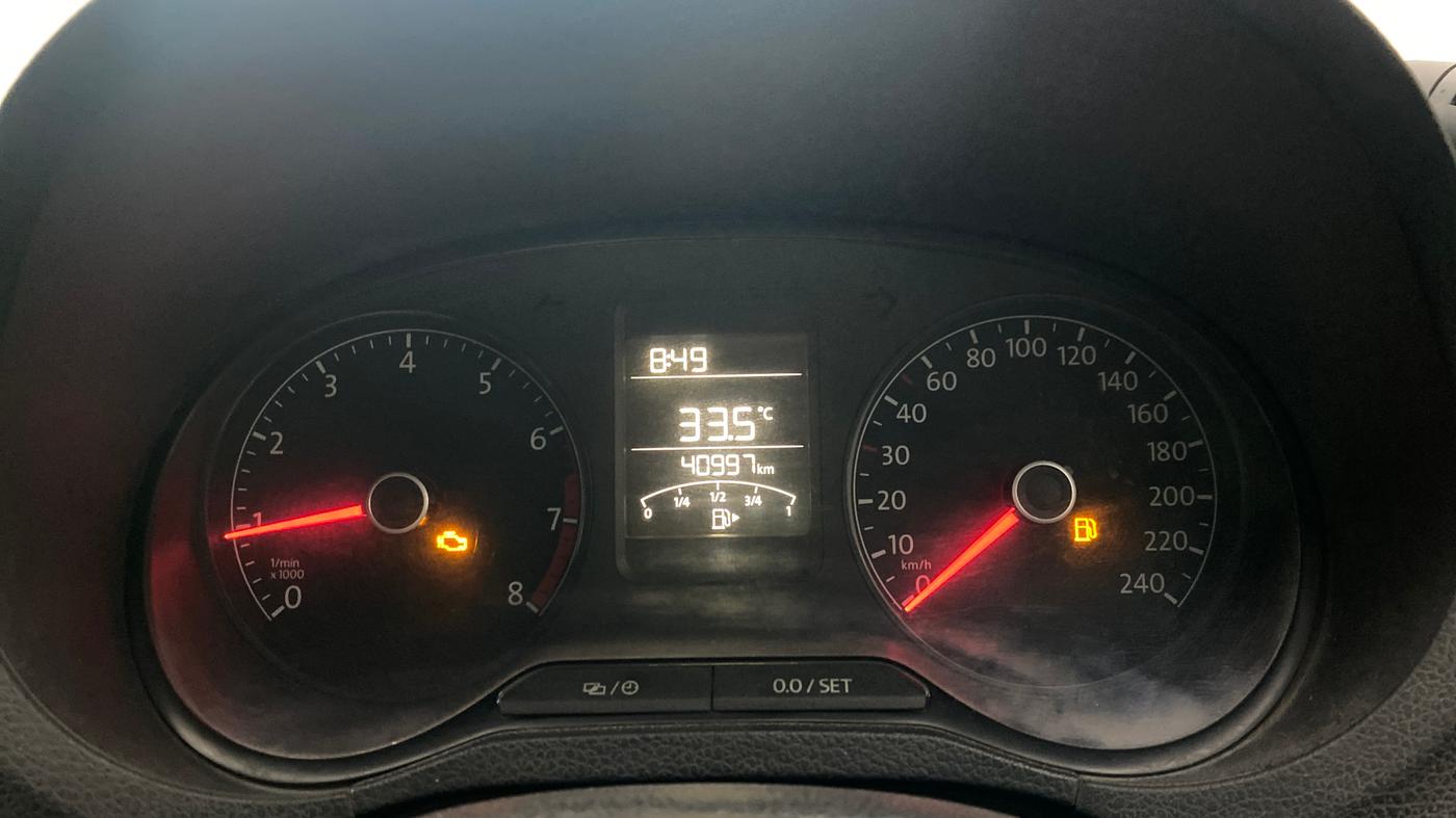 2017 Volkswagen Ameo TRENDLINE 1.2L, Petrol, Manual, 40,990 km, Odometer Image