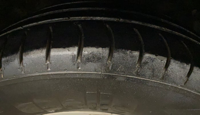 2015 Honda Amaze 1.2L I-VTEC VX, Petrol, Manual, 65,394 km, Right Front Tyre Tread