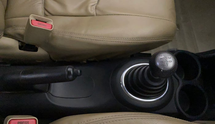 2015 Honda Amaze 1.2L I-VTEC VX, Petrol, Manual, 65,394 km, Gear Lever