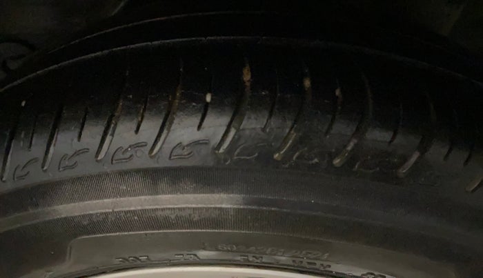 2015 Honda Amaze 1.2L I-VTEC VX, Petrol, Manual, 65,394 km, Left Rear Tyre Tread