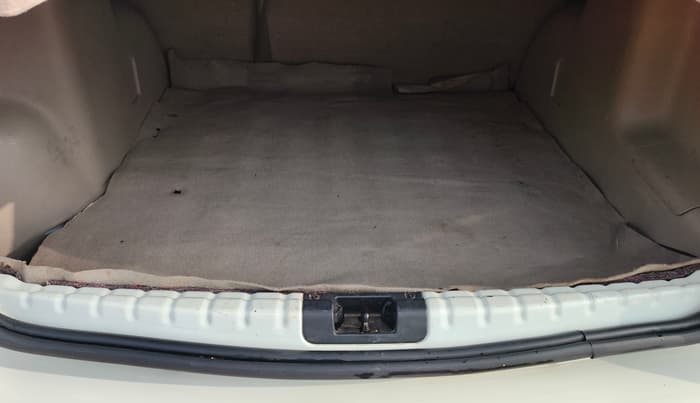 2015 Nissan Terrano XL (D), Diesel, Manual, 90,453 km, Boot Inside