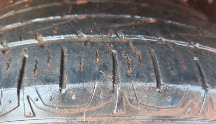 2015 Nissan Terrano XL (D), Diesel, Manual, 90,453 km, Right Front Tyre Tread