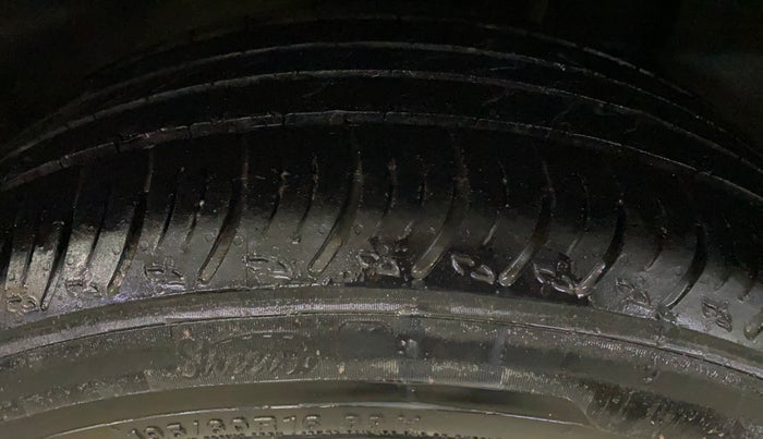 2024 Nissan MAGNITE Visia Plus B4D 1.0 Petrol MT, Petrol, Manual, 30,789 km, Left Rear Tyre Tread