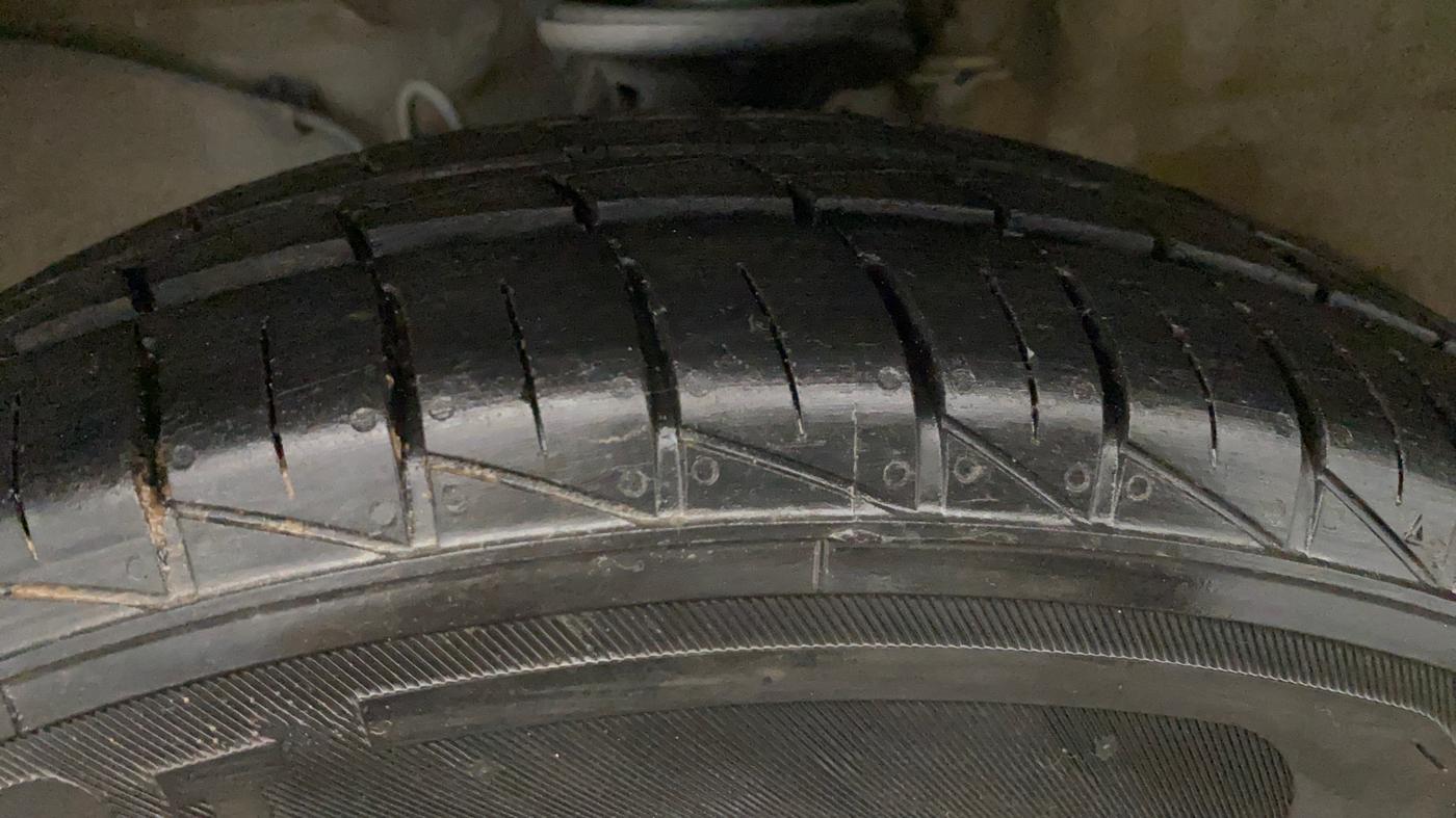 2021 Maruti Alto VXI PLUS, Petrol, Manual, 55,500 km, Left Front Tyre Tread