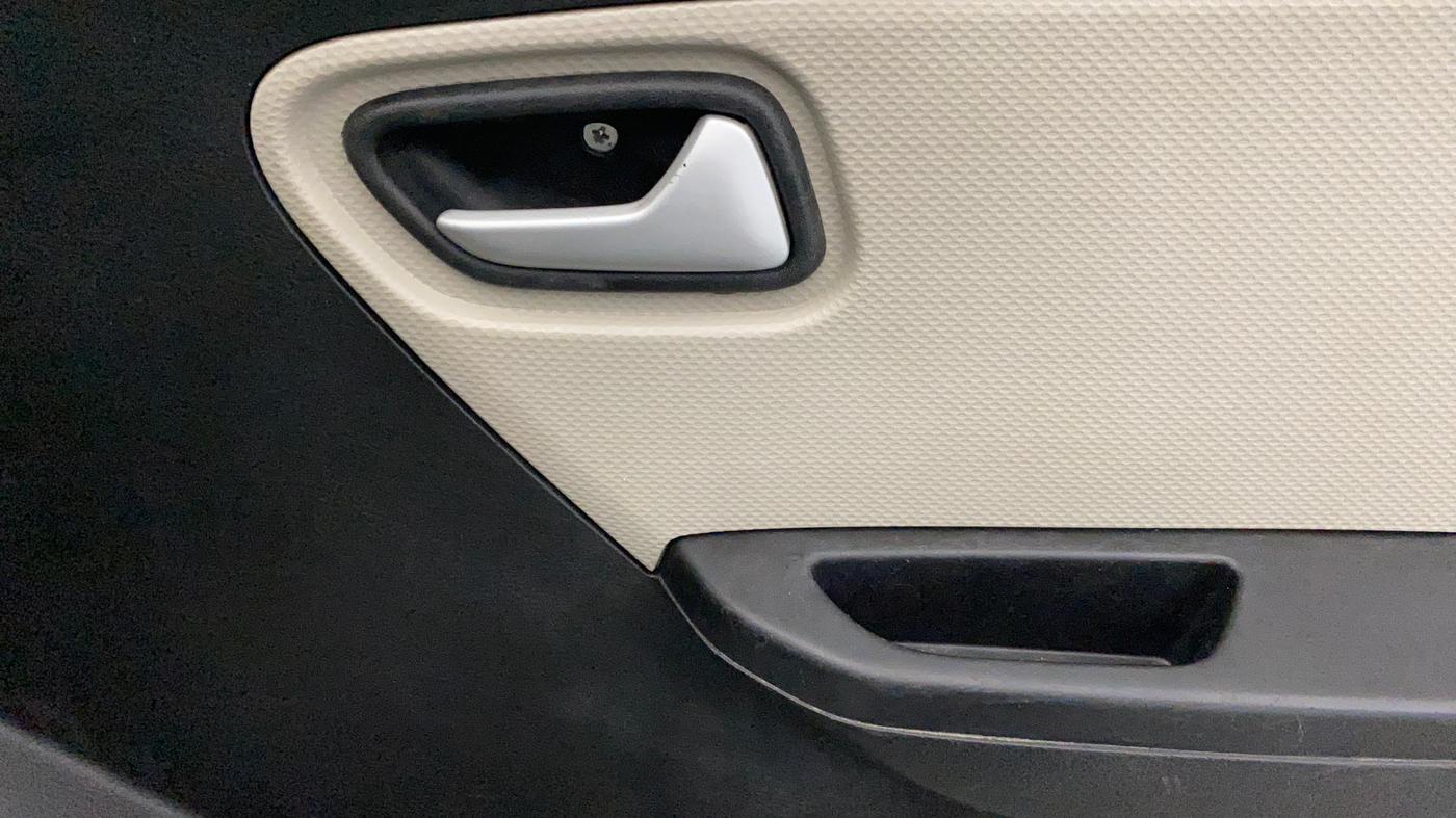 2021 Maruti Alto VXI PLUS, Petrol, Manual, 55,500 km, Driver Side Door Panels Control