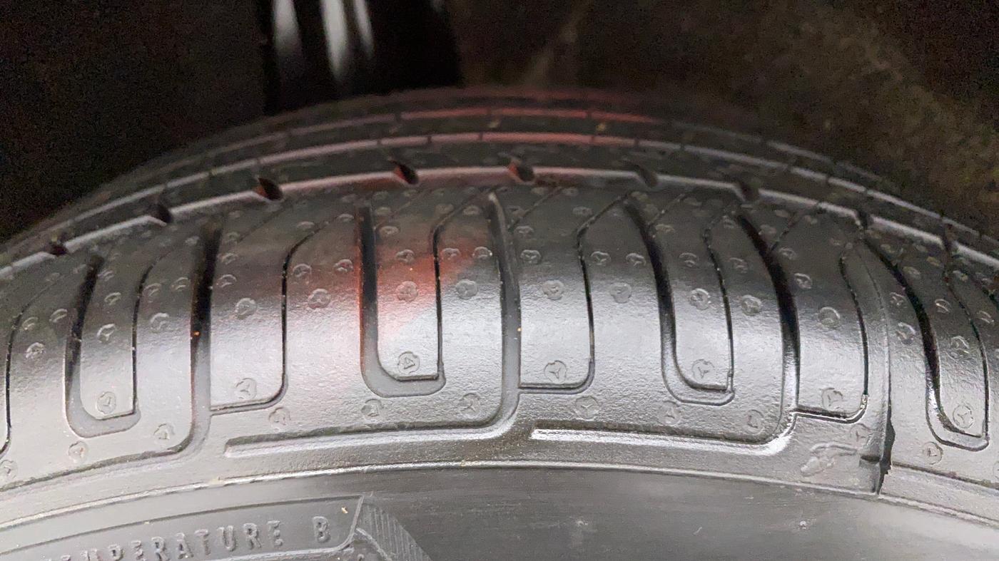 2016 Maruti Baleno DELTA 1.2 K12 AT, Petrol, Automatic, 27,110 km, Right Rear Tyre Tread