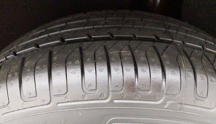 2016 Maruti Baleno DELTA 1.2 K12 AT, Petrol, Automatic, 27,110 km, Left Rear Tyre Tread