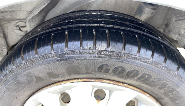 2014 Honda Amaze 1.2L I-VTEC EX, Petrol, Manual, 70,106 km, Left Rear Tyre Tread
