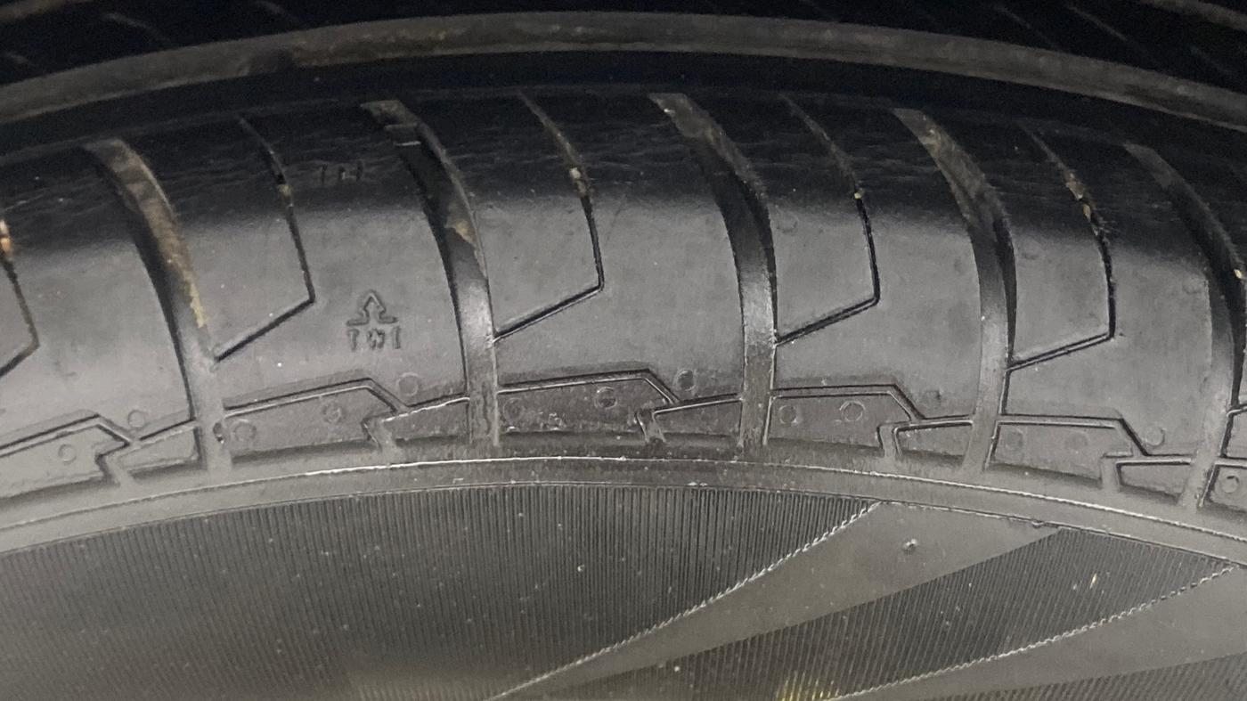 2020 Maruti Dzire VXI AMT, Petrol, Automatic, 29,335 km, Right Rear Tyre Tread