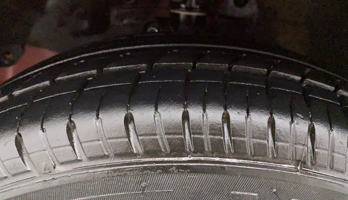2012 Honda Brio S MT, CNG, Manual, 98,836 km, Left Front Tyre Tread