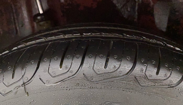 2012 Honda Brio S MT, CNG, Manual, 98,836 km, Right Rear Tyre Tread