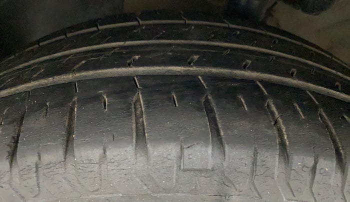 2019 Hyundai Verna 1.6 VTVT SX, Petrol, Manual, 26,115 km, Left Front Tyre Tread