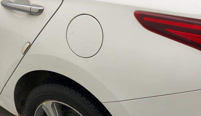 2019 Hyundai Verna 1.6 VTVT SX, Petrol, Manual, 26,115 km, Left quarter panel - Slightly dented