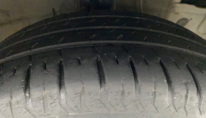 2019 Hyundai Verna 1.6 VTVT SX, Petrol, Manual, 26,115 km, Right Front Tyre Tread