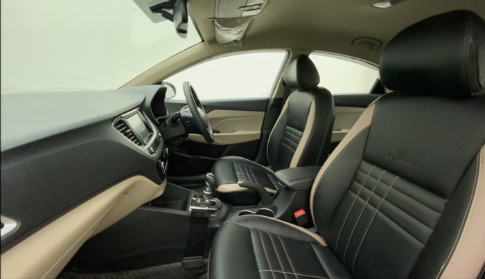 2019 Hyundai Verna 1.6 VTVT SX, Petrol, Manual, 26,115 km, Right Side Front Door Cabin