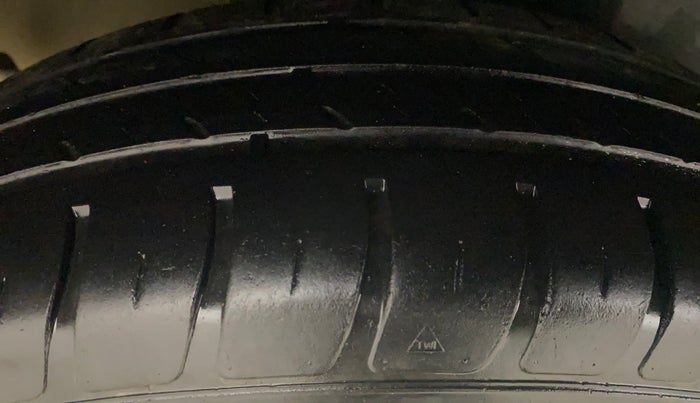 2016 Maruti Swift VDI, Diesel, Manual, 89,132 km, Right Rear Tyre Tread