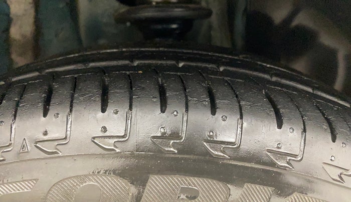 2017 Maruti IGNIS DELTA 1.2, Petrol, Manual, 14,249 km, Right Front Tyre Tread