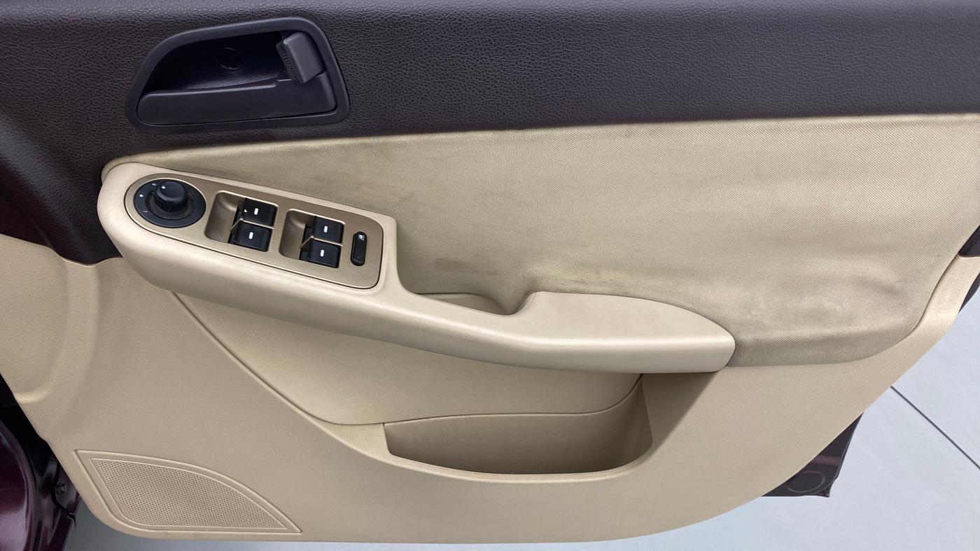 2012 Tata Manza ELAN QUADRAJET BS IV, Diesel, Manual, 87,136 km, Driver Side Door Panels Control