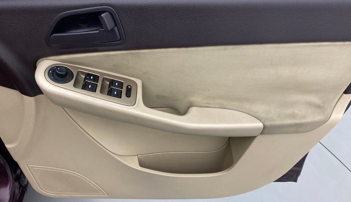 2012 Tata Manza ELAN QUADRAJET BS IV, Diesel, Manual, 87,136 km, Driver Side Door Panels Control
