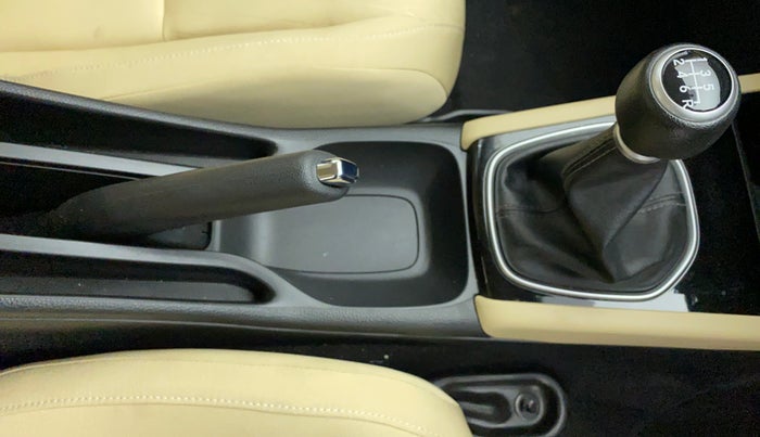 2021 Honda City V MT PETROL, Petrol, Manual, 1,498 km, Gear Lever