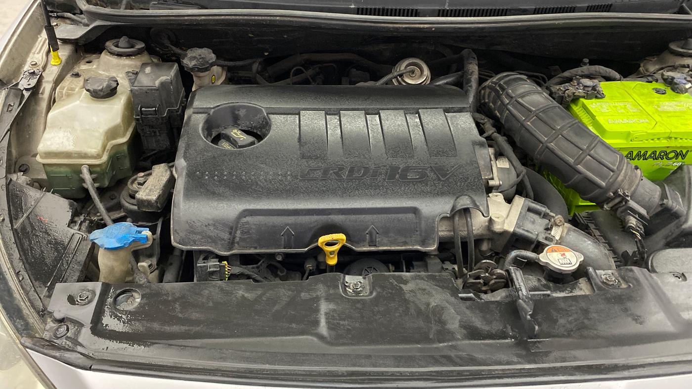 2013 Hyundai Verna FLUIDIC 1.6 CRDI EX, Diesel, Manual, 1,34,450 km, Engine View - Right