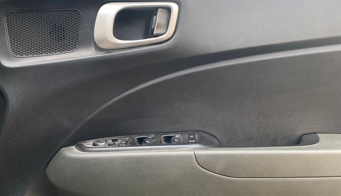 2019 Hyundai VENUE SX PLUS 1.0 TURBO DCT, Petrol, Automatic, 1,44,200 km, Driver Side Door Panels Control