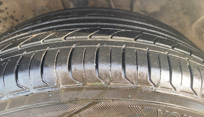 2019 Hyundai VENUE SX PLUS 1.0 TURBO DCT, Petrol, Automatic, 1,44,200 km, Right Front Tyre Tread