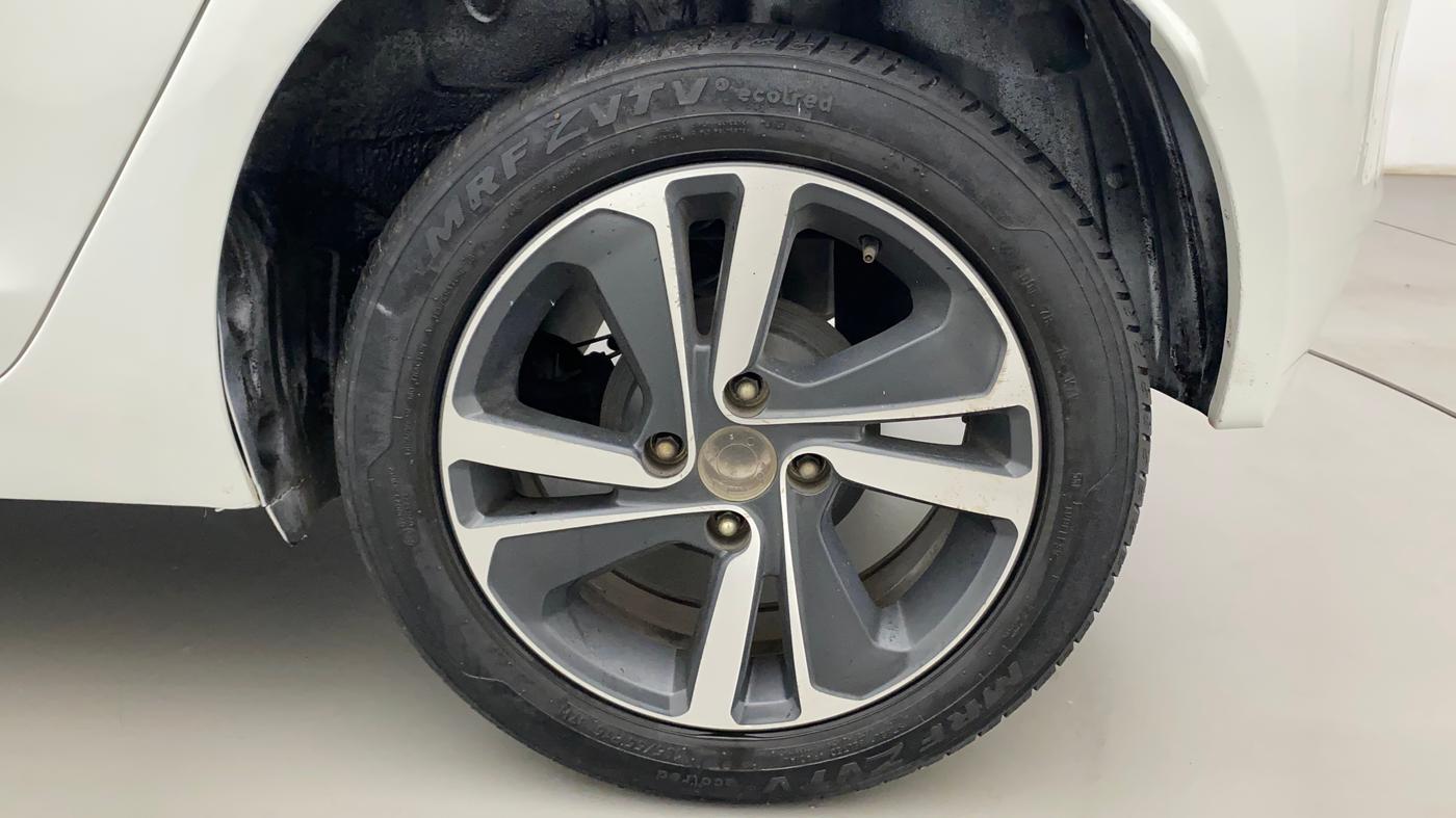 2021 Tata ALTROZ XZ PETROL, Petrol, Manual, 64,953 km, Left Rear Wheel