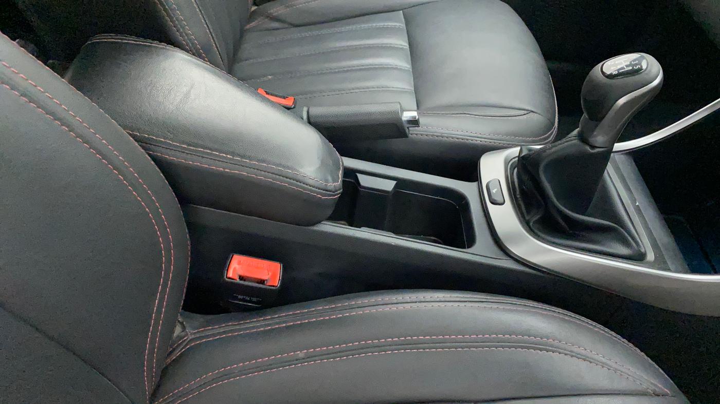 2021 Tata ALTROZ XZ PETROL, Petrol, Manual, 64,953 km, Gear Lever