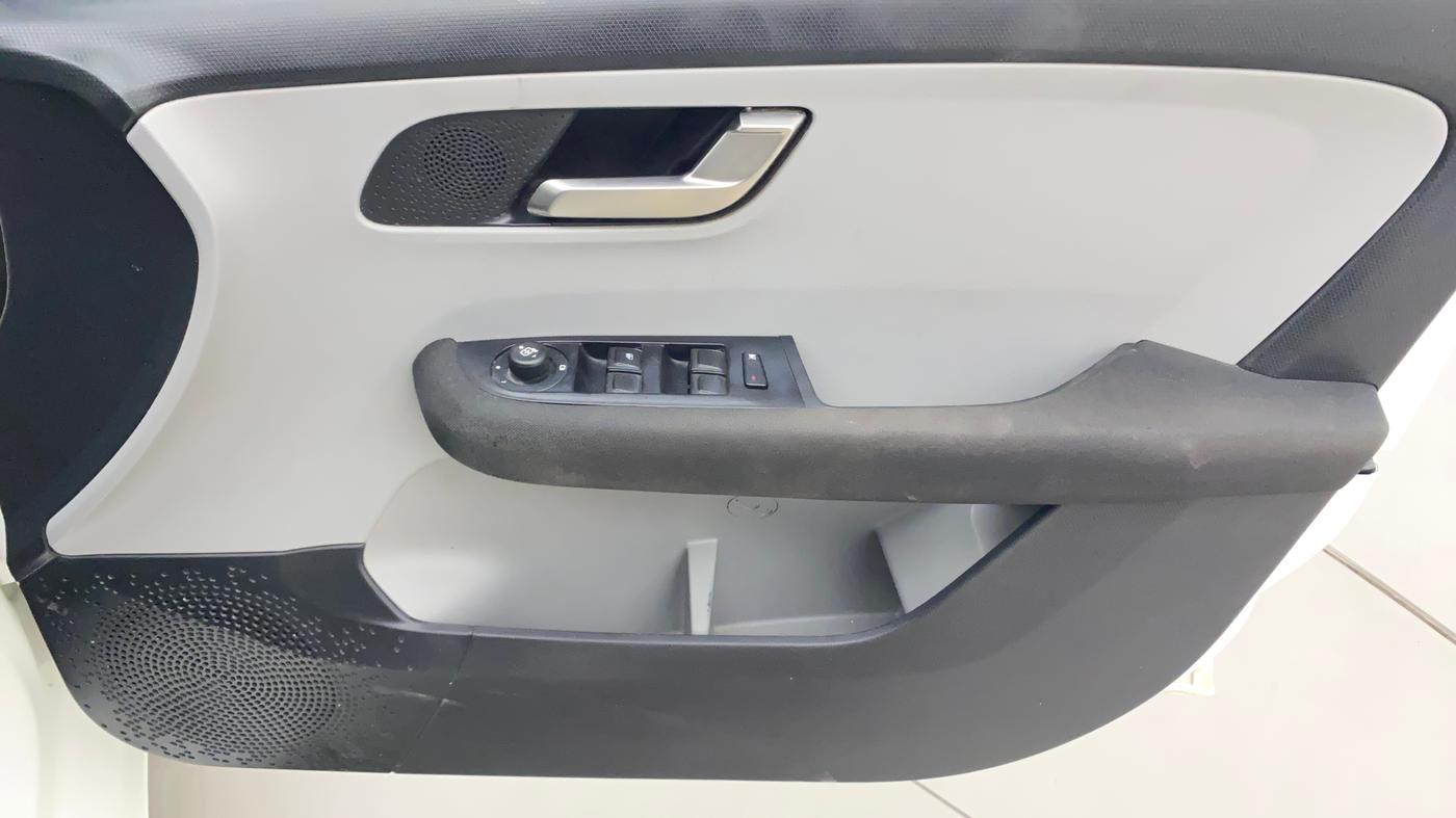 2021 Tata ALTROZ XZ PETROL, Petrol, Manual, 64,953 km, Driver Side Door Panels Control