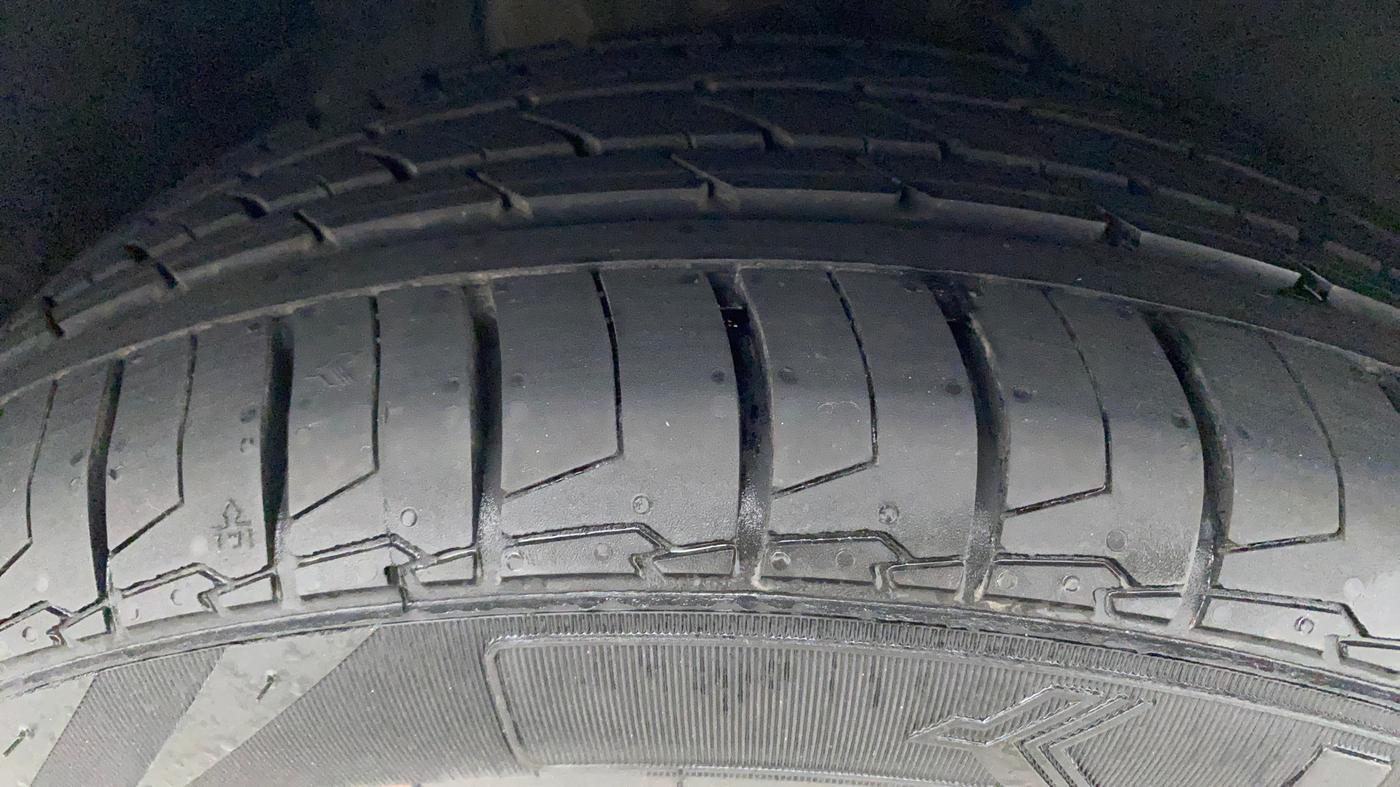 2021 Tata ALTROZ XZ PETROL, Petrol, Manual, 64,953 km, Right Front Tyre Tread