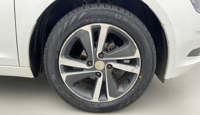2021 Tata ALTROZ XZ PETROL, Petrol, Manual, 64,953 km, Right Front Wheel