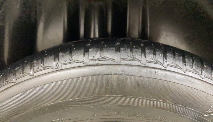 2017 Volkswagen Polo HIGHLINE1.2L, Petrol, Manual, 72,534 km, Right Rear Tyre Tread