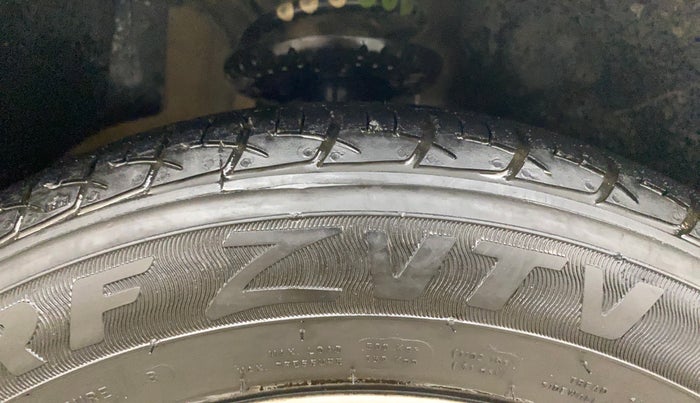 2017 Volkswagen Polo HIGHLINE1.2L, Petrol, Manual, 72,534 km, Right Front Tyre Tread