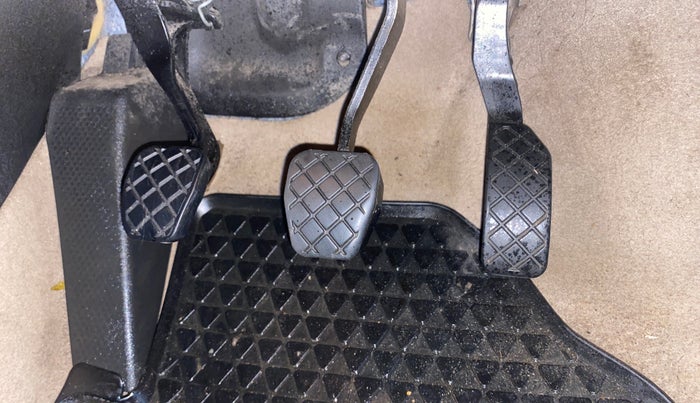 2017 Volkswagen Polo HIGHLINE1.2L, Petrol, Manual, 72,534 km, Pedals