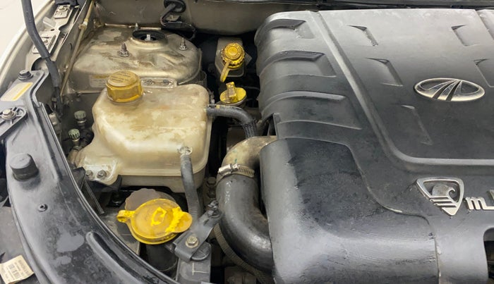 2013 Mahindra XUV500 W6, Diesel, Manual, 1,20,365 km, Engine View - Right