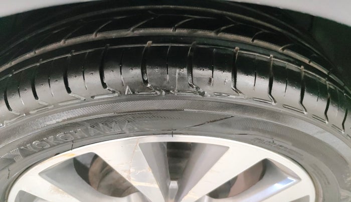 2015 Hyundai Verna FLUIDIC 4S 1.6 VTVT SX, Petrol, Manual, 51,595 km, Right Rear Tyre Tread