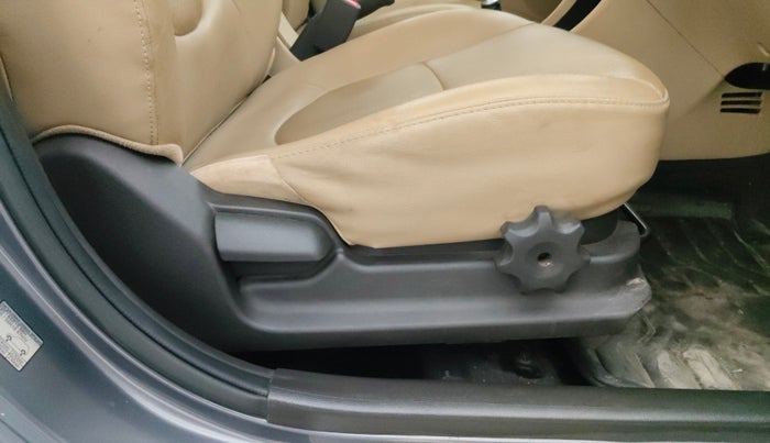 2015 Hyundai Verna FLUIDIC 4S 1.6 VTVT SX, Petrol, Manual, 51,595 km, Driver Side Adjustment Panel