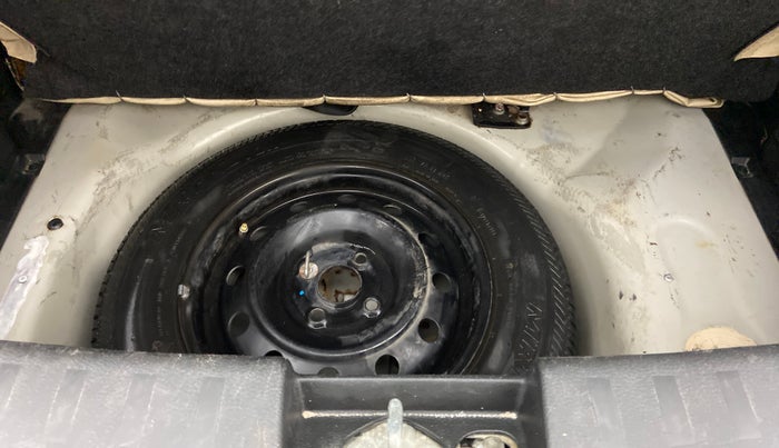 2012 Maruti Swift VXI, Petrol, Manual, 49,438 km, Dicky (Boot door) - Boot Carpet not available