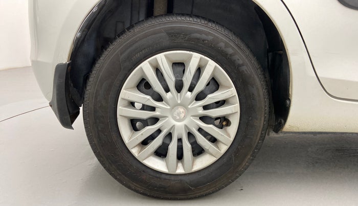 2012 Maruti Swift VXI, Petrol, Manual, 49,438 km, Right Rear Wheel