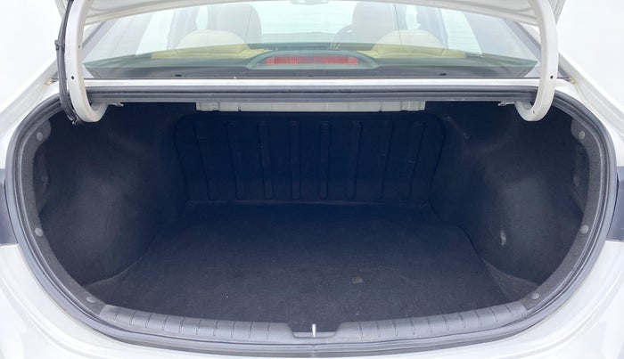 2017 Hyundai Verna 1.6 SX VTVT, Petrol, Manual, 10,705 km, Boot Inside