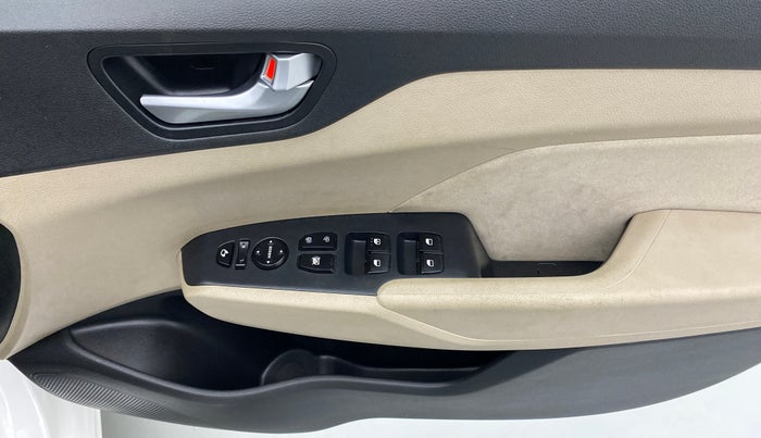 2017 Hyundai Verna 1.6 SX VTVT, Petrol, Manual, 10,705 km, Driver Side Door Panels Control