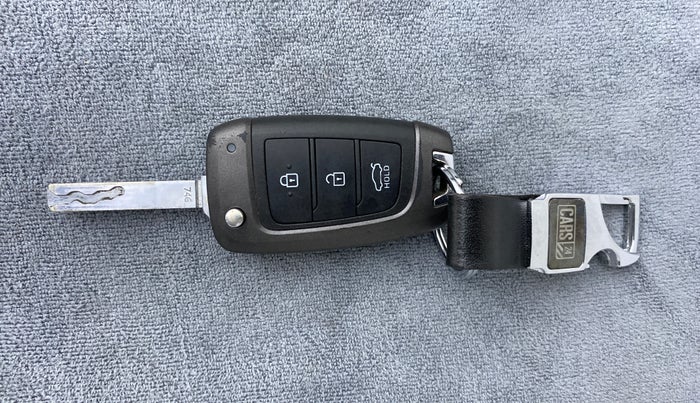 2017 Hyundai Verna 1.6 SX VTVT, Petrol, Manual, 10,705 km, Key Close Up