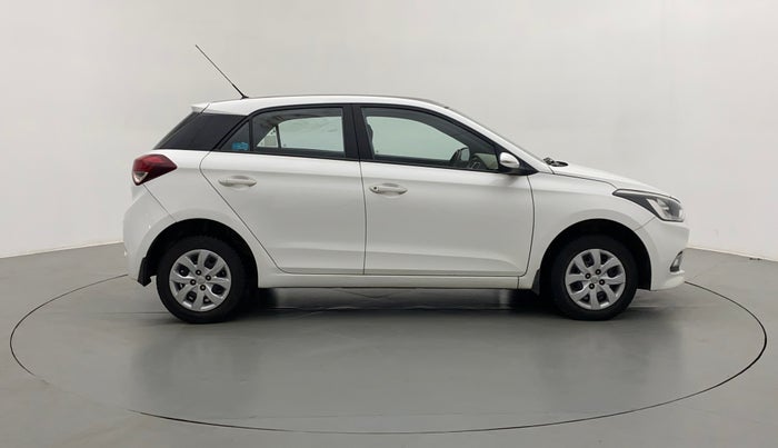 2017 Hyundai Elite i20 SPORTZ 1.2, Petrol, Manual, 40,241 km, Right Side
