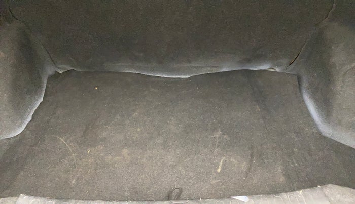 2014 Maruti Swift Dzire VXI, Petrol, Manual, 1,12,388 km, Boot Inside