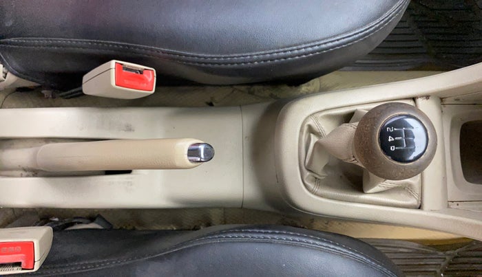 2014 Maruti Swift Dzire VXI, Petrol, Manual, 1,12,388 km, Gear Lever