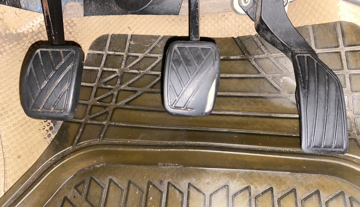 2014 Maruti Swift Dzire VXI, Petrol, Manual, 1,12,388 km, Pedals